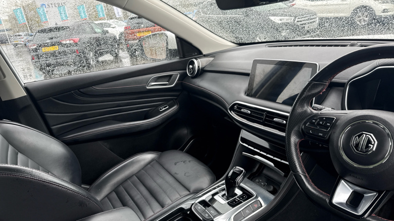 MG Hs 1.5 T-GDI Exclusive 5dr DCT Petrol Hatchback